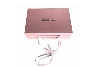 चीन कपड़ों पैकेजिंग के लिए गुलाबी रंग गुलाब गुलाबी रंग गुलाब लोगो फोल्डिंग उपहार बॉक्स फैक्टरी