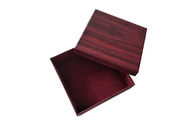 मखमली सतह आंतरिक 1200gsm कार्डबोर्ड के साथ गहरे लाल लकड़ी रंग ढक्कन और बेस बॉक्स आपूर्तिकर्ता