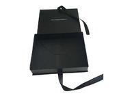 स्विमवीयर OEM उपलब्ध के लिए ब्लैक पेपरबोर्ड मुद्रित शिपिंग बॉक्स रिबन क्लोजर आपूर्तिकर्ता