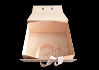 चप्पल पैकेजिंग के लिए चुंबकीय बंद पेपर उपहार बॉक्स Foldable गुलाबी रंग आपूर्तिकर्ता
