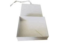 तह गत्ता कागज उपहार बॉक्स सफेद रिबन आयताकार आकार Panton मुद्रण आपूर्तिकर्ता